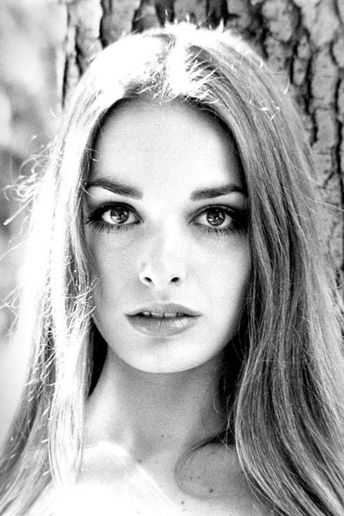 Adrienne La Russa as Janine