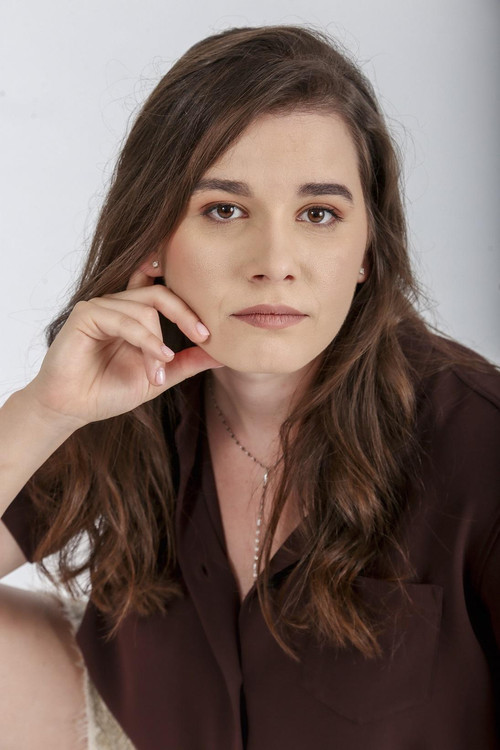 Kira Hagi as Alice Cantacuzino