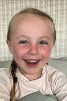 Lunabelle Lundell as Self