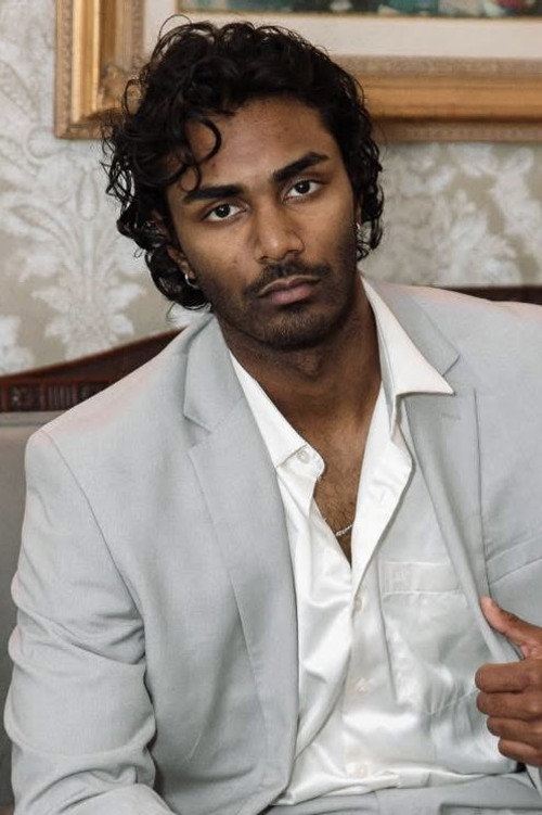 Tristan Rizzuto as Jason Flores