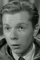 Clément Thierry as Le neveu de Léon