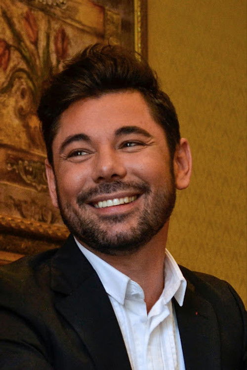 Miguel Poveda as Self