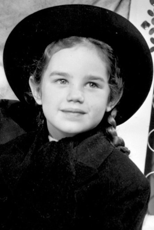 Marlene Lyden as Mary Eloise Williams (uncredited)