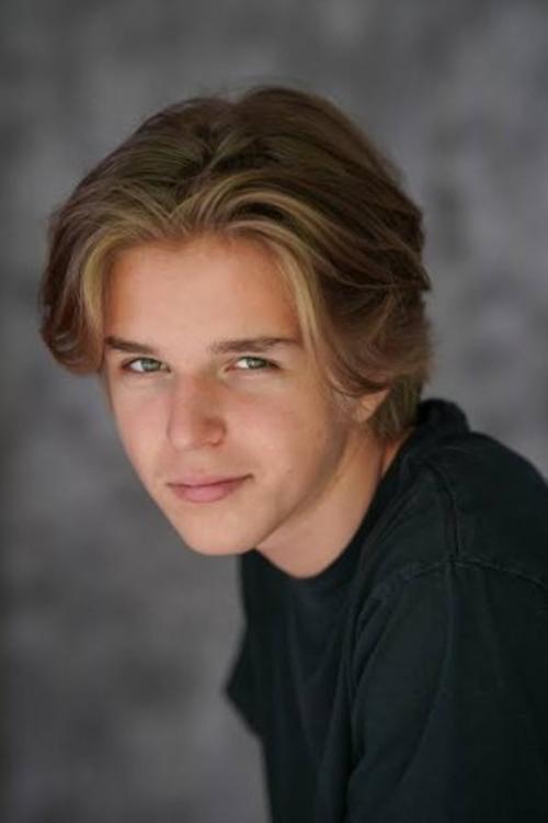 Artemiy Spiridonov as Misha Averin