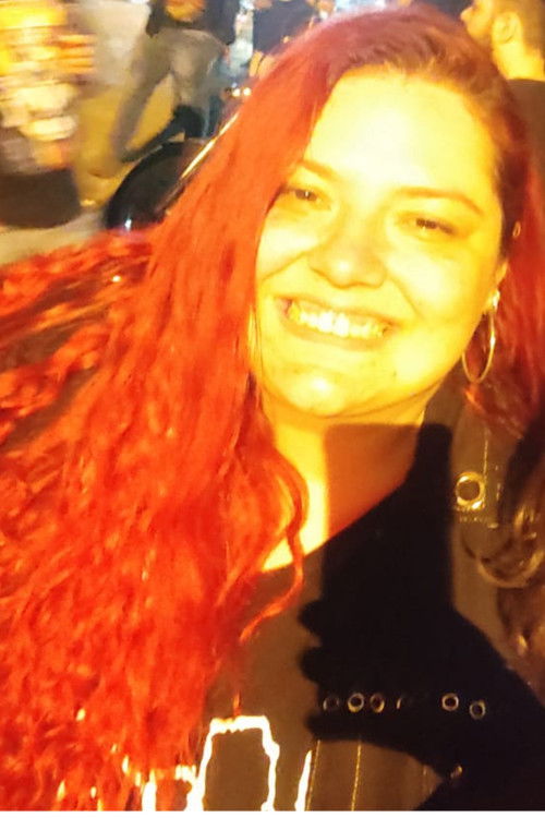 Barbi Cauzzi as Ela mesma