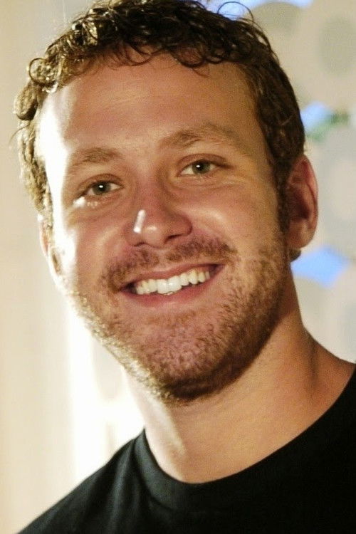 Sérgio Hondjakoff as Zeca