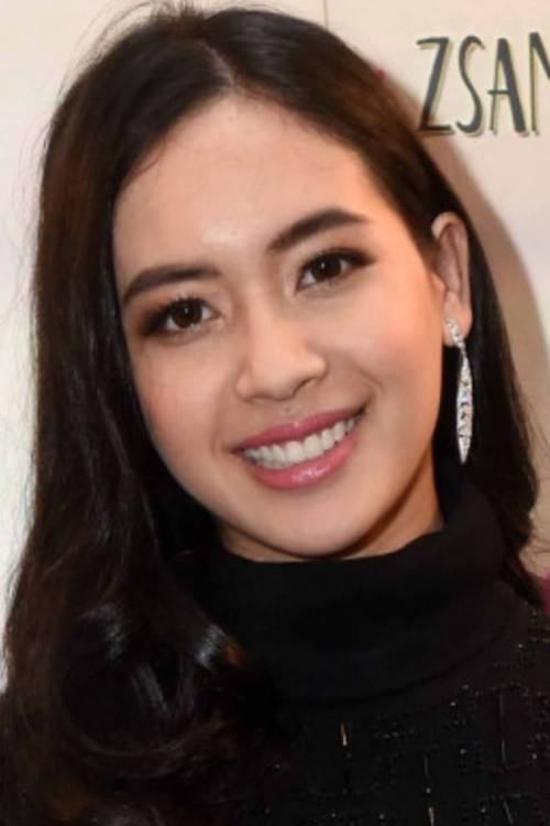 Elvira Devinamira as 