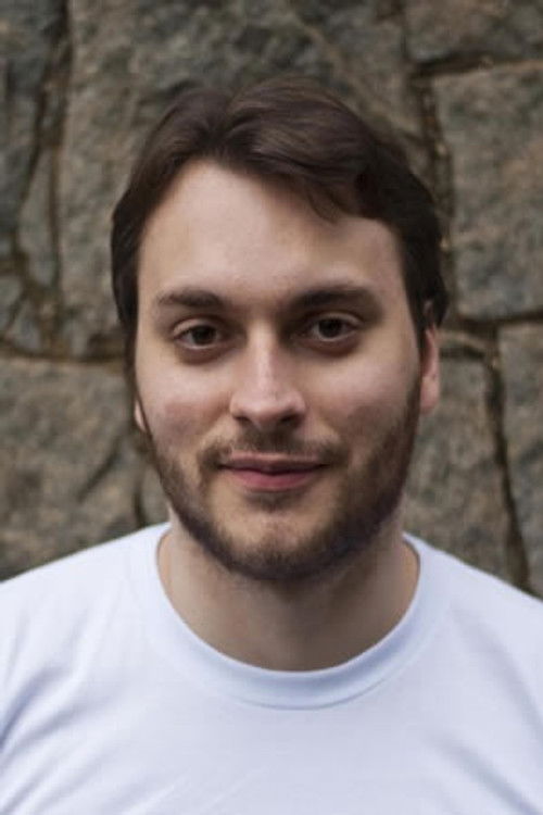 Gabriel Carneiro as jornalista