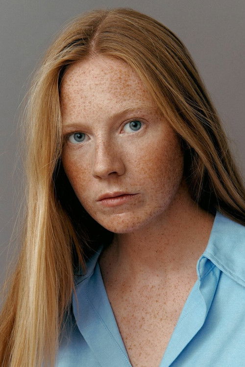 Daisy Eltenton as Aparição