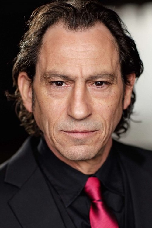 Jasper Bagg as Tommy