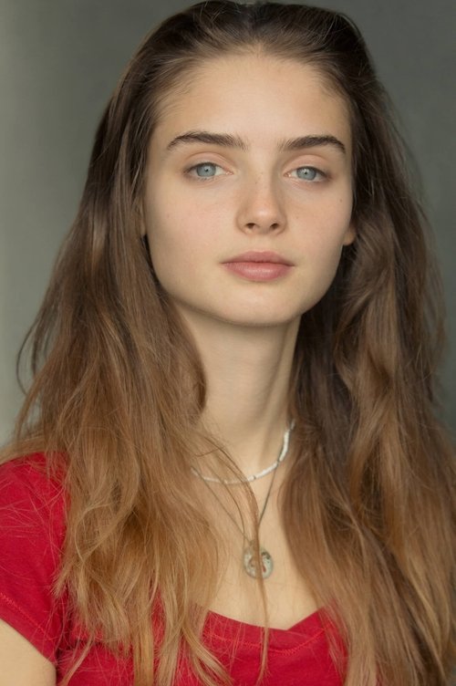 Gia Hunter as Caroline