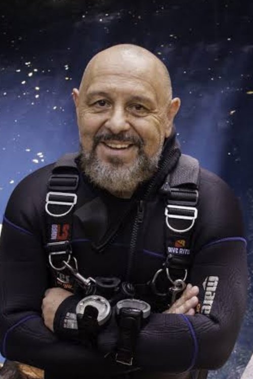 Guillermo De Anda as Jorge