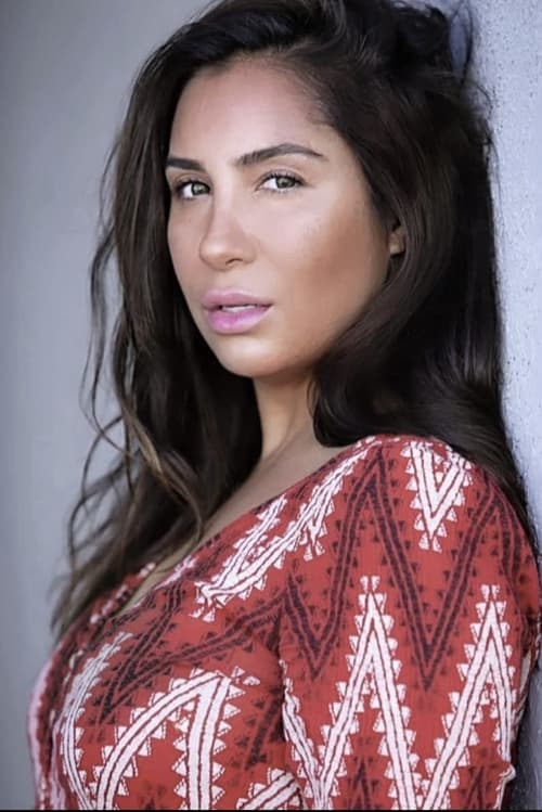 Liana Mendoza as Carmen