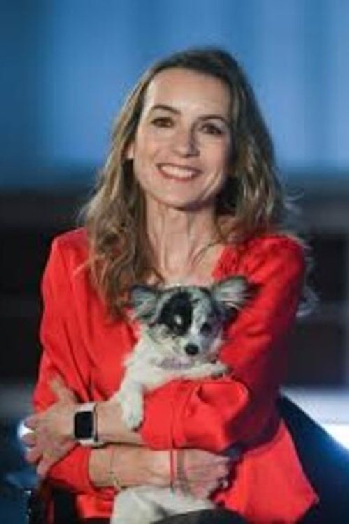 Laetitia Barlerin as Self - Veterinarian