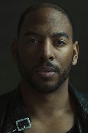 Eddie Flake as Simon