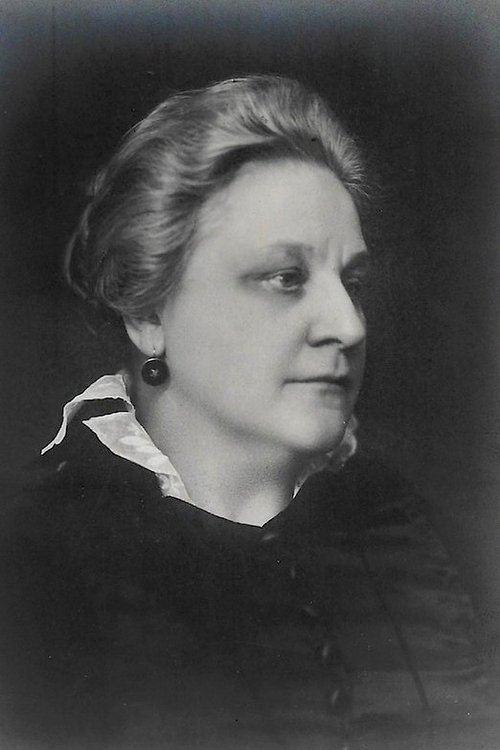 Jenny Tschernichin-Larsson as Woman on Beach