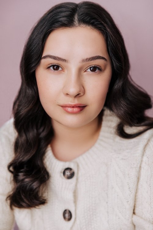 Gabriella Uhl as Patrice