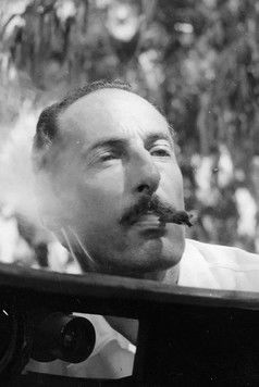 Vittorio Cottafavi as Self