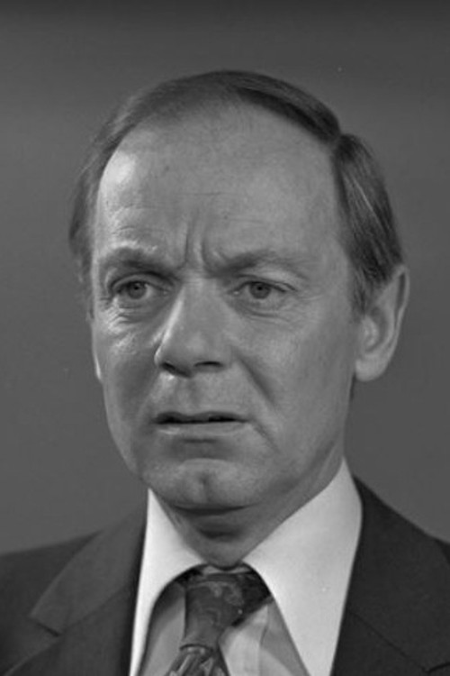 Siem Vroom as Mr. Bonnema