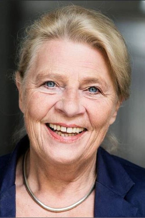 Christiane Blumhoff as Stubenmädchen Betty
