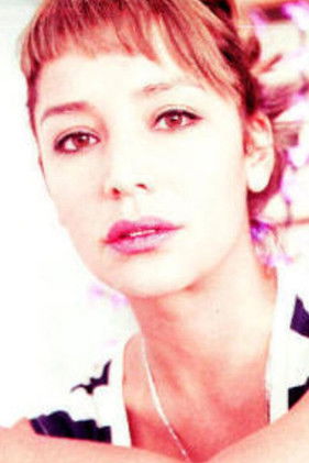 Alma Rodríguez as Ana