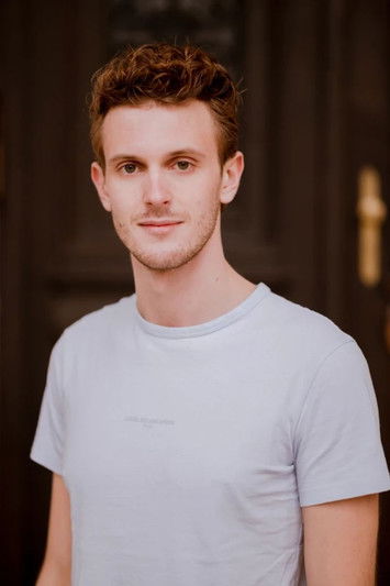 Jakob Pinter as Mark