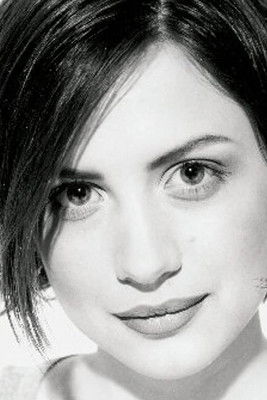 Andrea Sheldon as Tracey Seavers