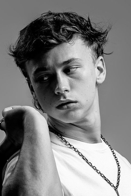 Valentino Petrilli as Santi