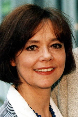 Simone Rethel as Sissi