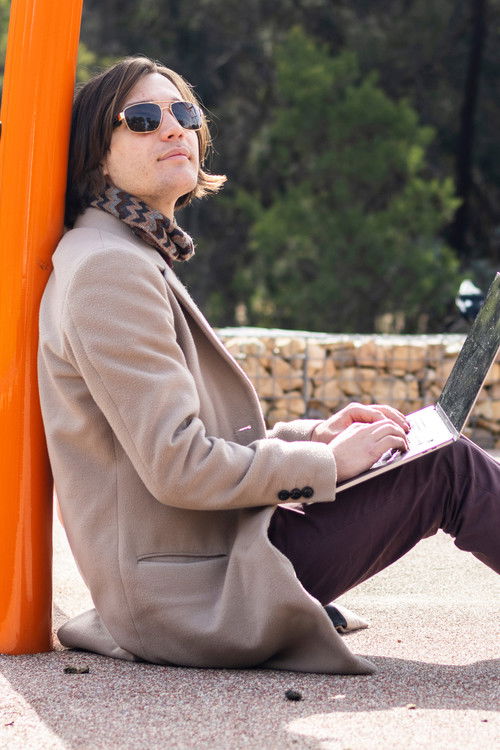 Tāne Simons as Keith