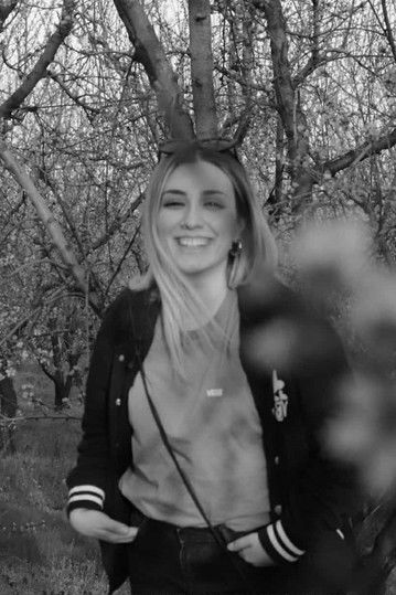 Christina Antoniadou as Santorini Girl