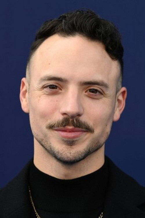 Emilio Dosal as Levelz Crew