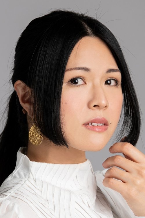 Rei Sakai as Kirari's mother (voice)