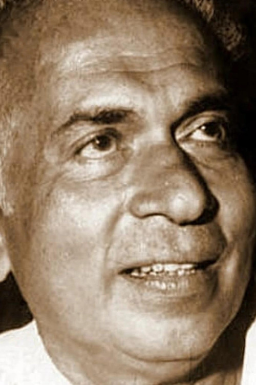 Kottarakkara Sreedharan Nair as Pandya Rajavu