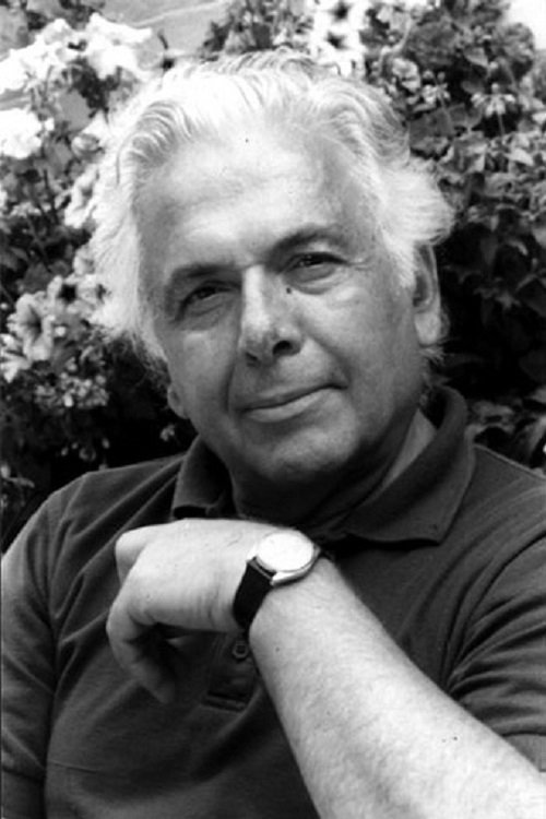 Ebrahim Golestan as Narrator (voice) (uncredited)