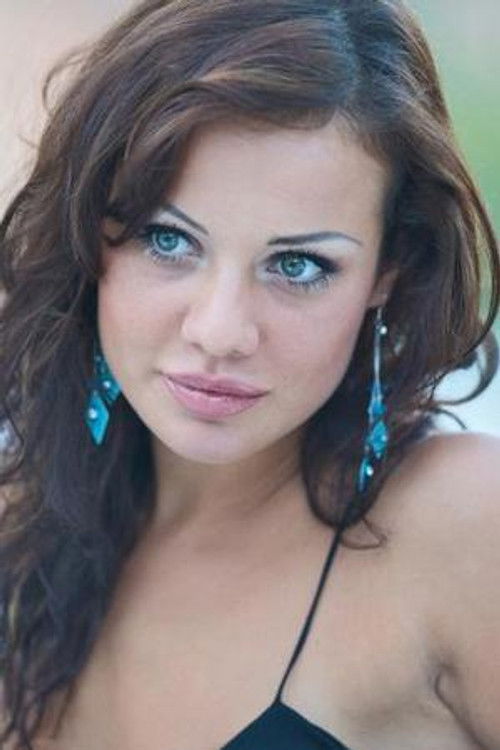 Grazia Capone as Receptionist