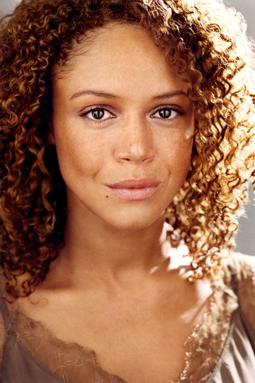 Amber Gray as Rhonda