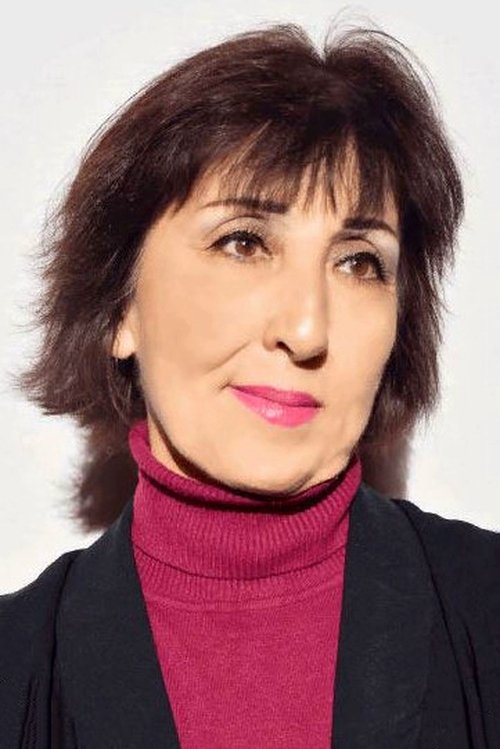 Nadie Yakubova as Emine's mother