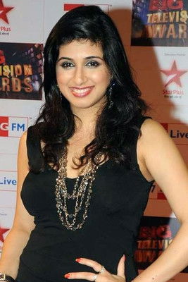 Vahbbiz Dorabjee as Indu