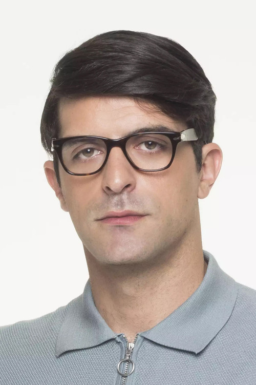 Antonis Giannakos as 