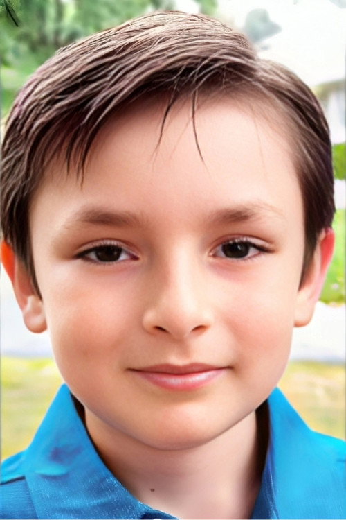 Jacob Pitoniak as Maddox