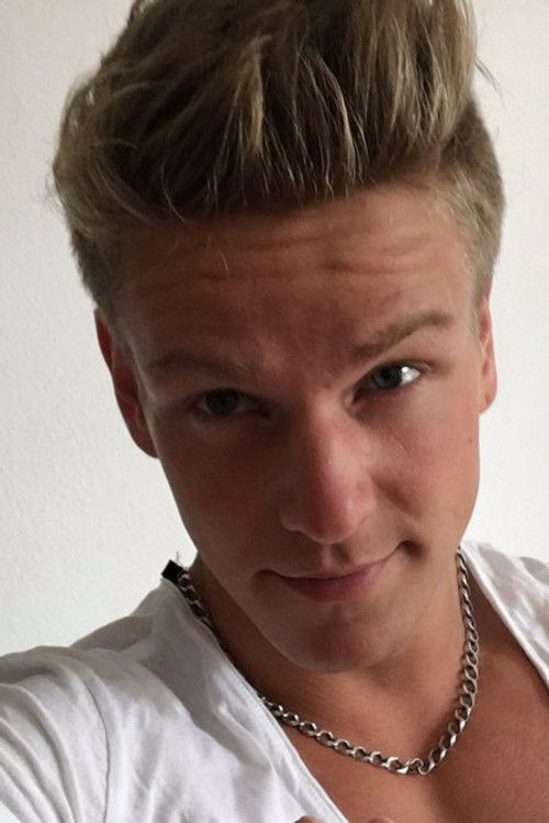 Roald Ekberg as Sean B