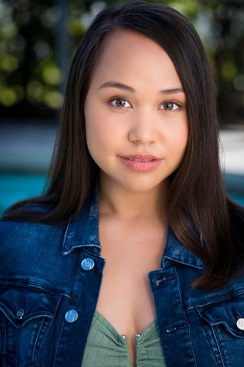 Jasmine Forsberg as Addison