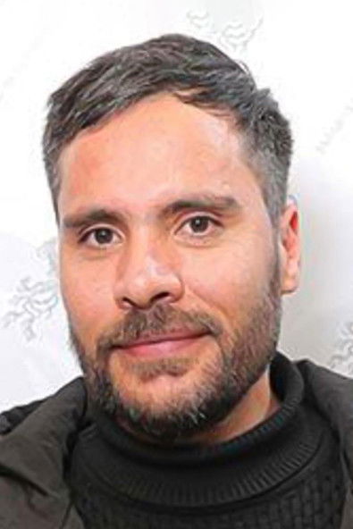 Hossein Abedini as Saber