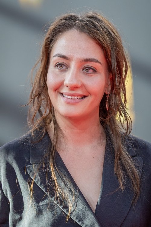 Marie Bloching as Amelie