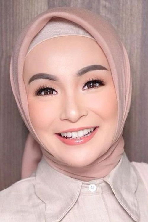 Soraya Larasati as Lia