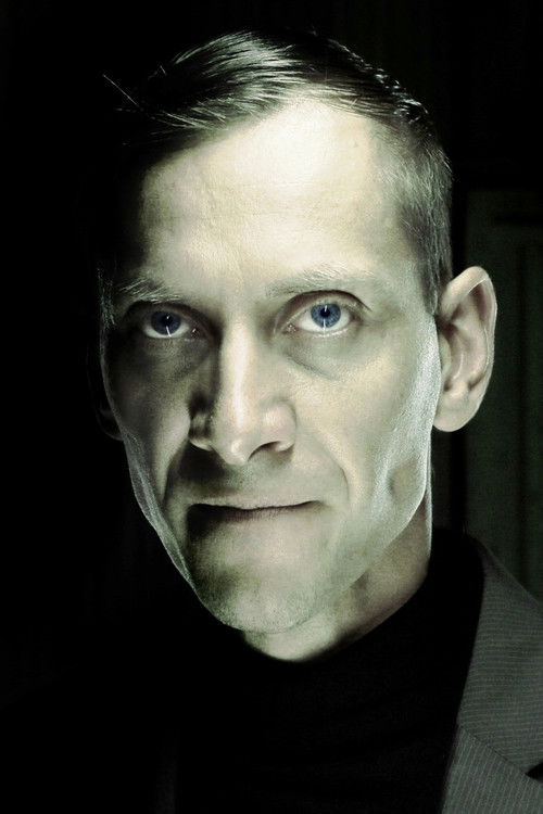 Szabolcs Ruszina as Osváth