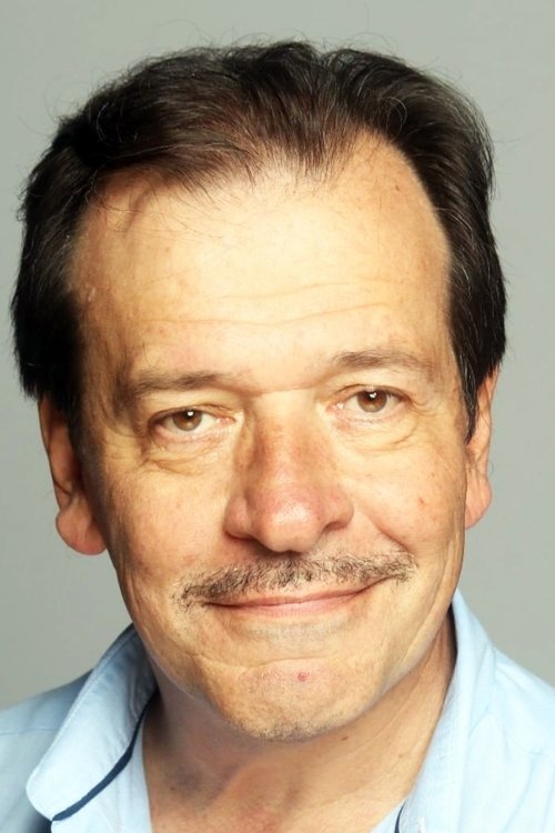 Daniel Alvaredo as Padre Eduardo