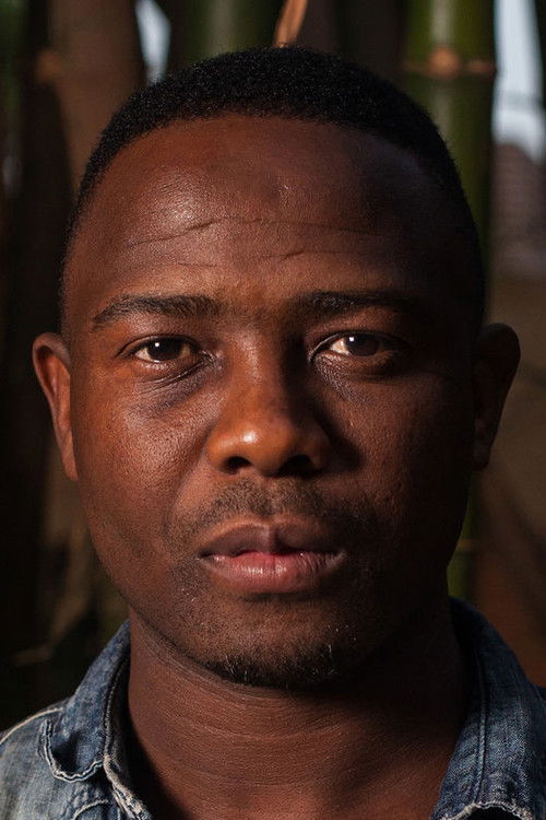 Cédric Ido as Philippe