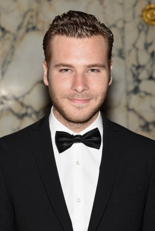 Anthony Ingruber as Leonard Jesenski